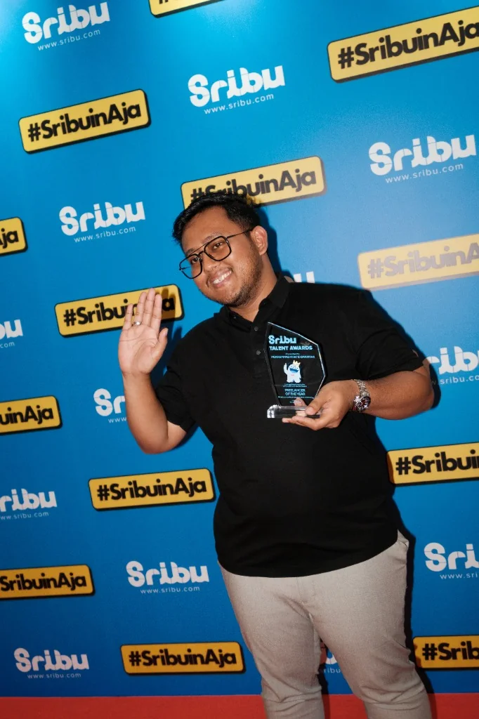 Cover artikel Freelancer of the Year Sribu 2025: Rahasia Mempertahankan Rating Sempurna 5.0 Selama 9 Tahun